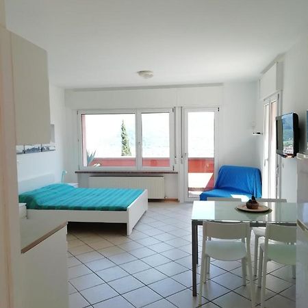 Lake & Castle View Apartment Riva del Garda Exterior photo