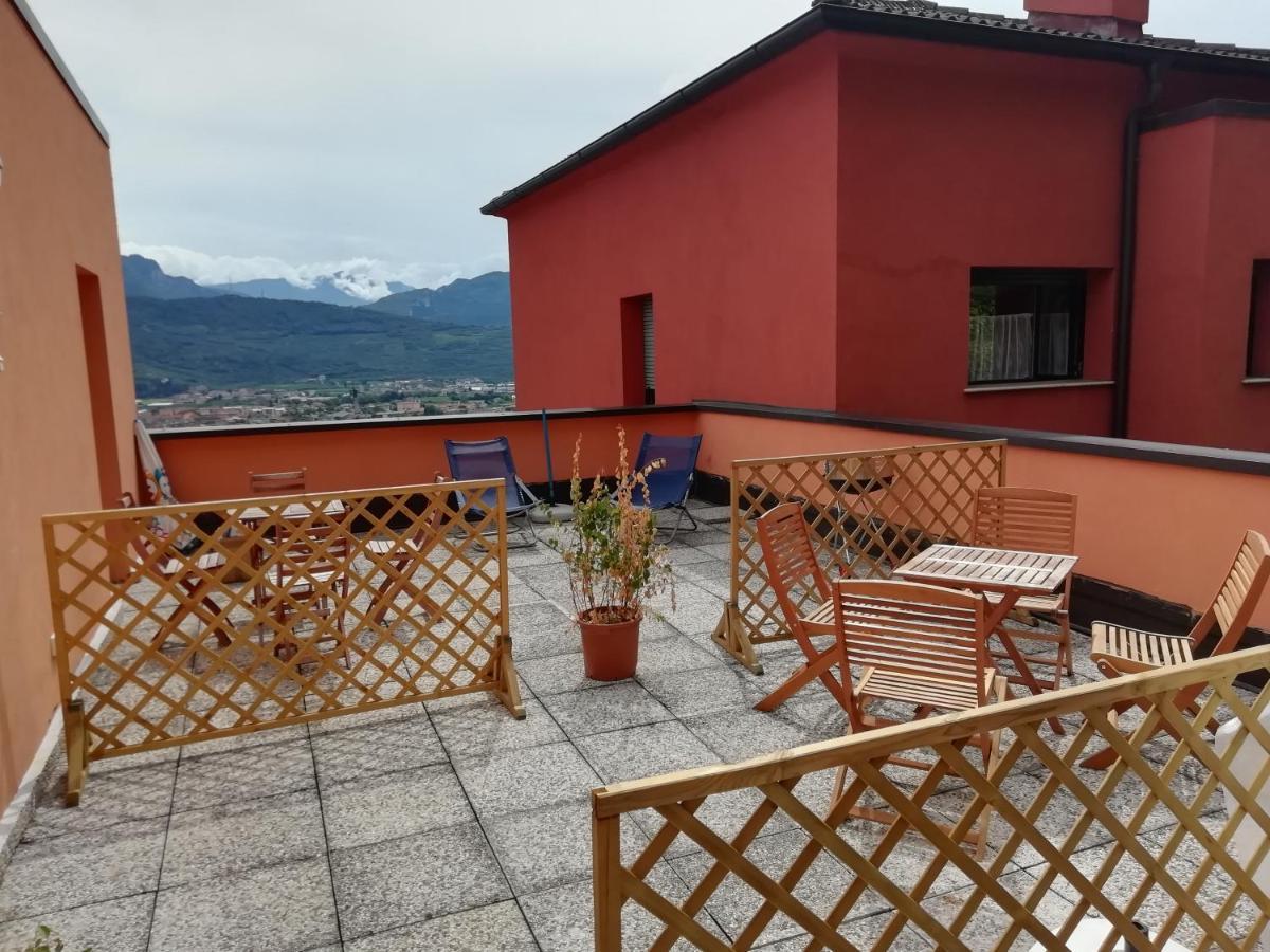 Lake & Castle View Apartment Riva del Garda Exterior photo
