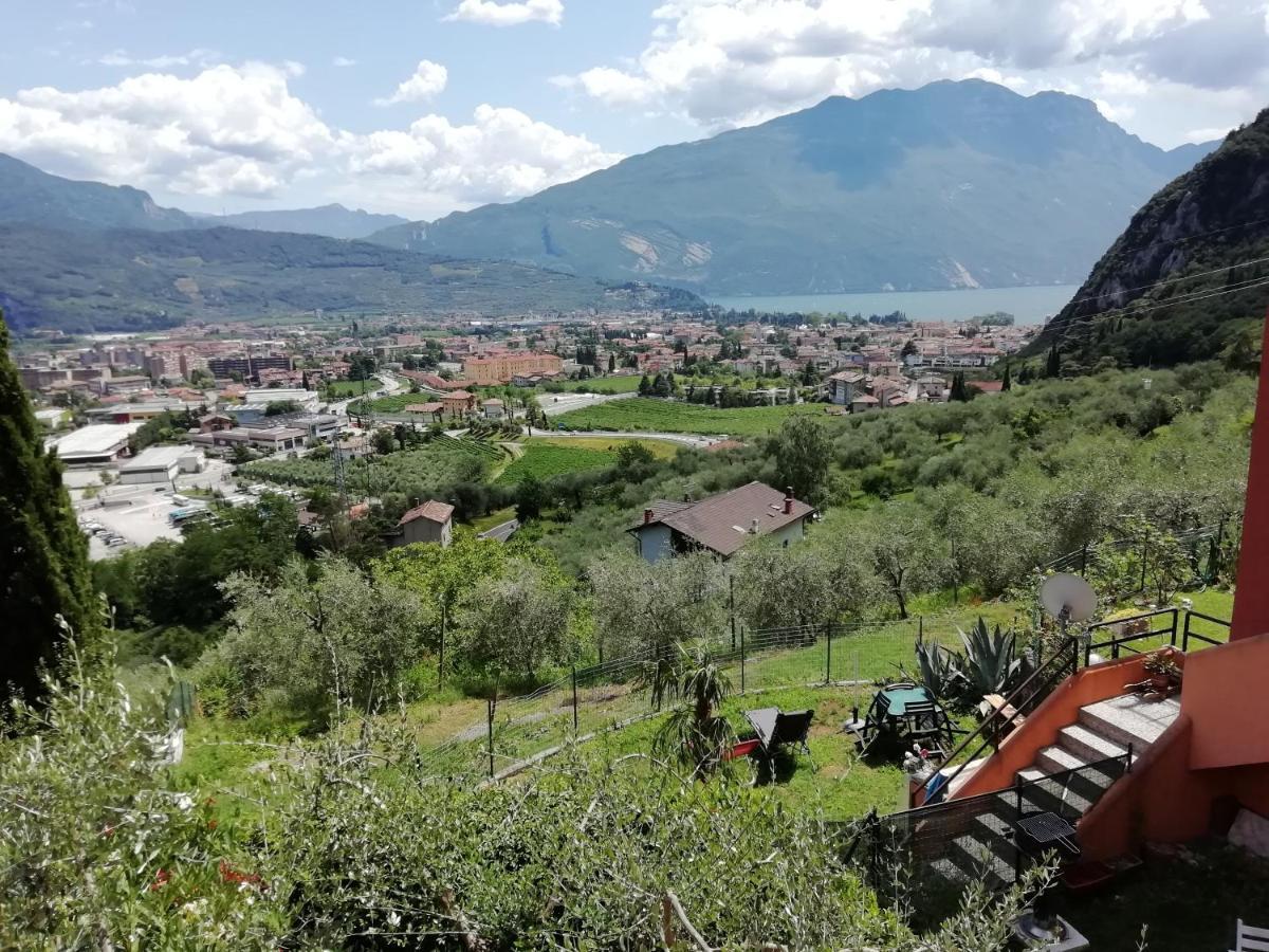 Lake & Castle View Apartment Riva del Garda Exterior photo