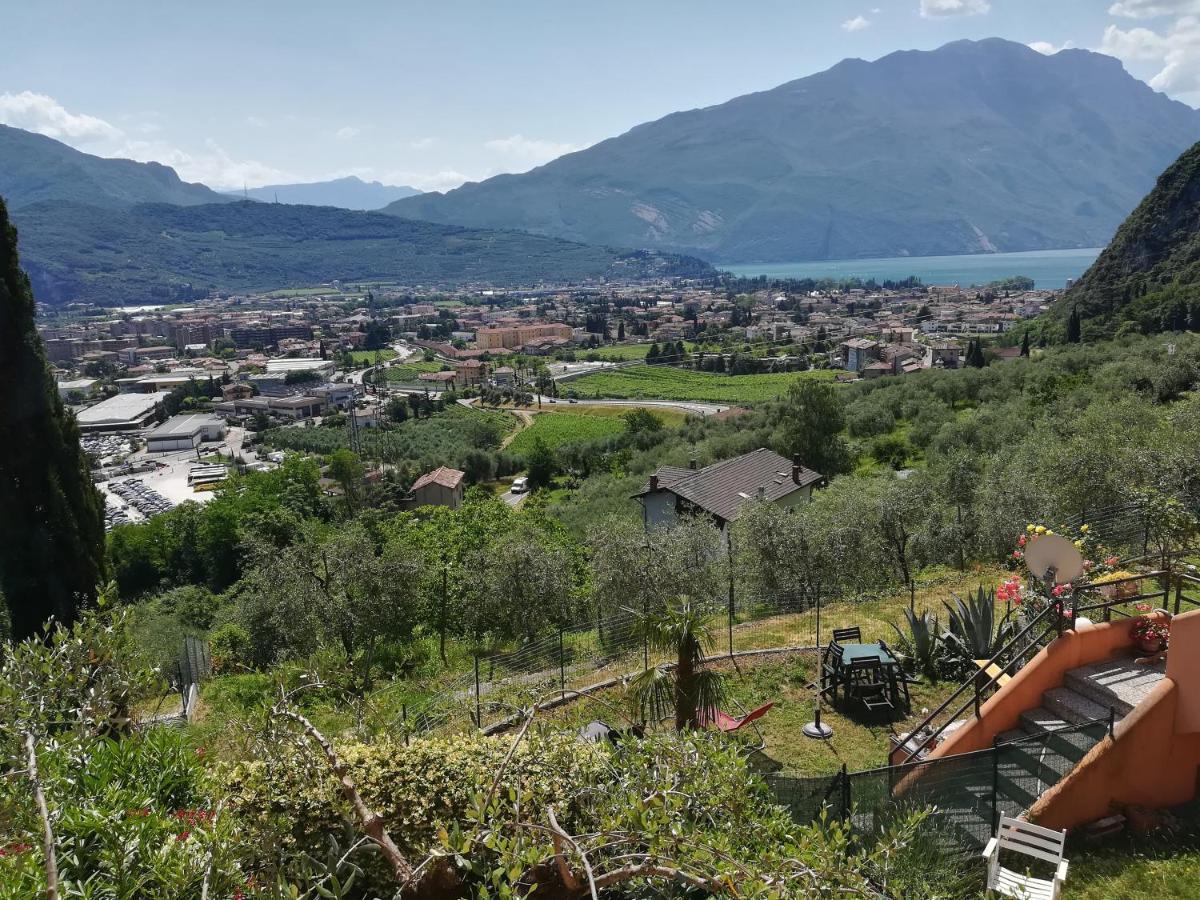 Lake & Castle View Apartment Riva del Garda Exterior photo