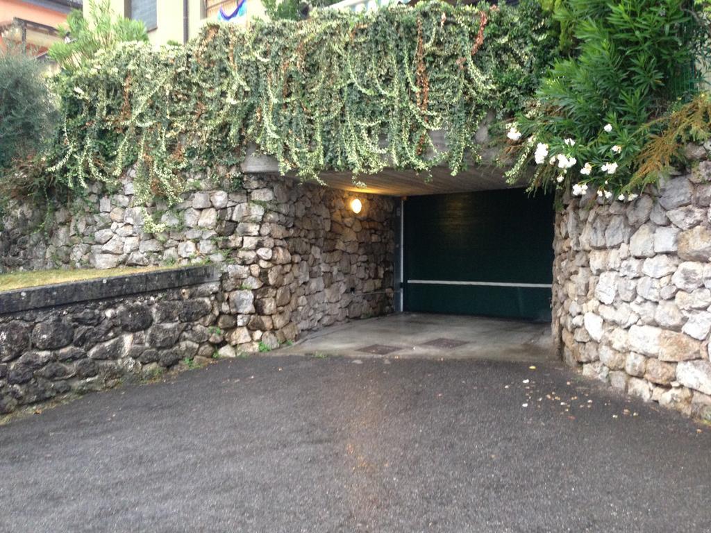 Lake & Castle View Apartment Riva del Garda Exterior photo