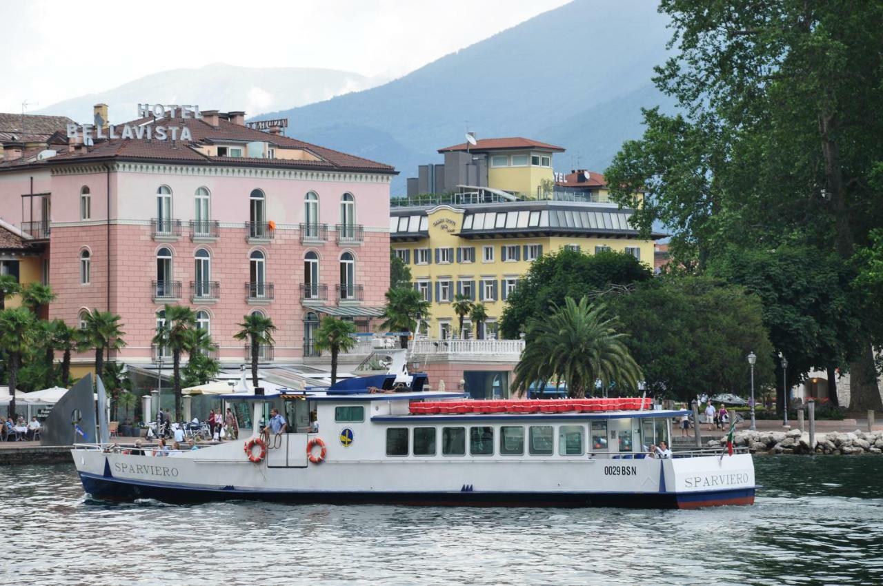 Lake & Castle View Apartment Riva del Garda Exterior photo