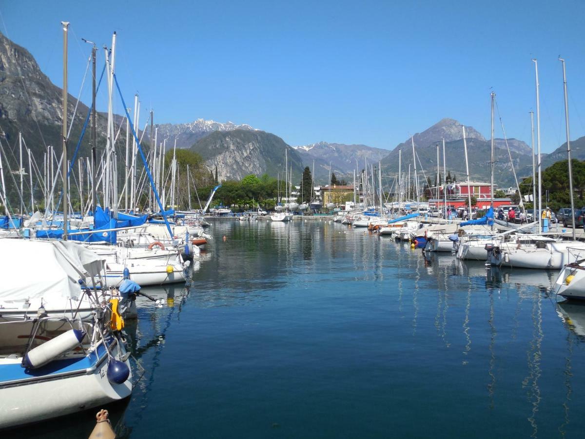 Lake & Castle View Apartment Riva del Garda Exterior photo